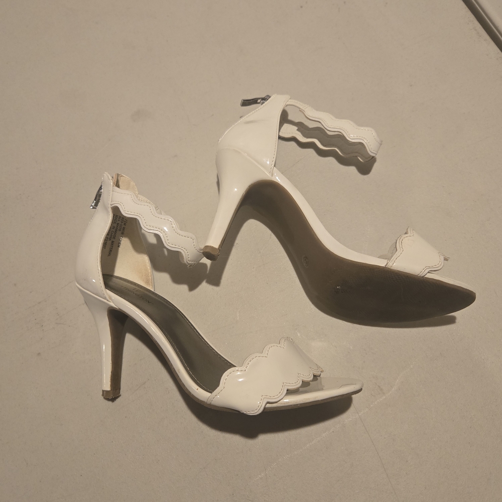 Worthington Scalloped White Heels